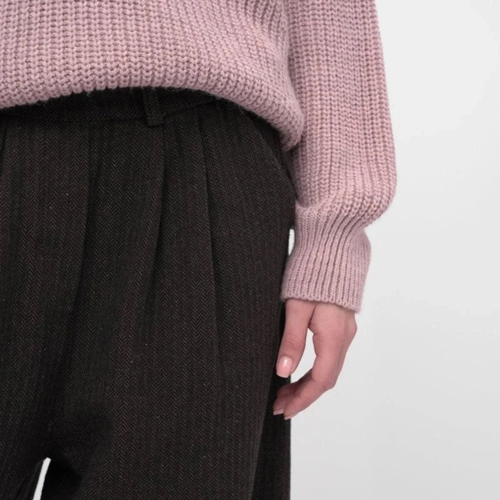 Herringbone Elastic Waist Cropped Trousers - Picture 3 of 8